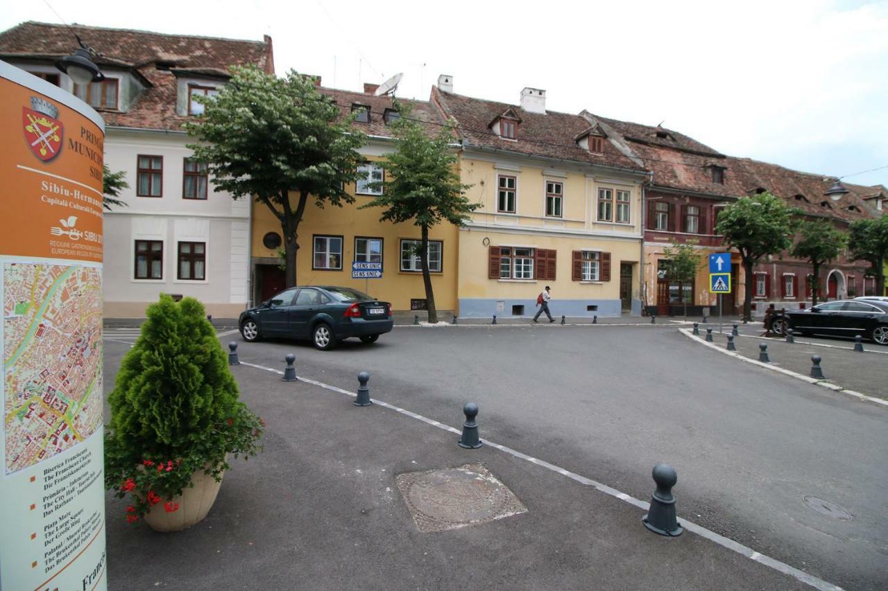 Anne'S House Apartment Sibiu Bagian luar foto