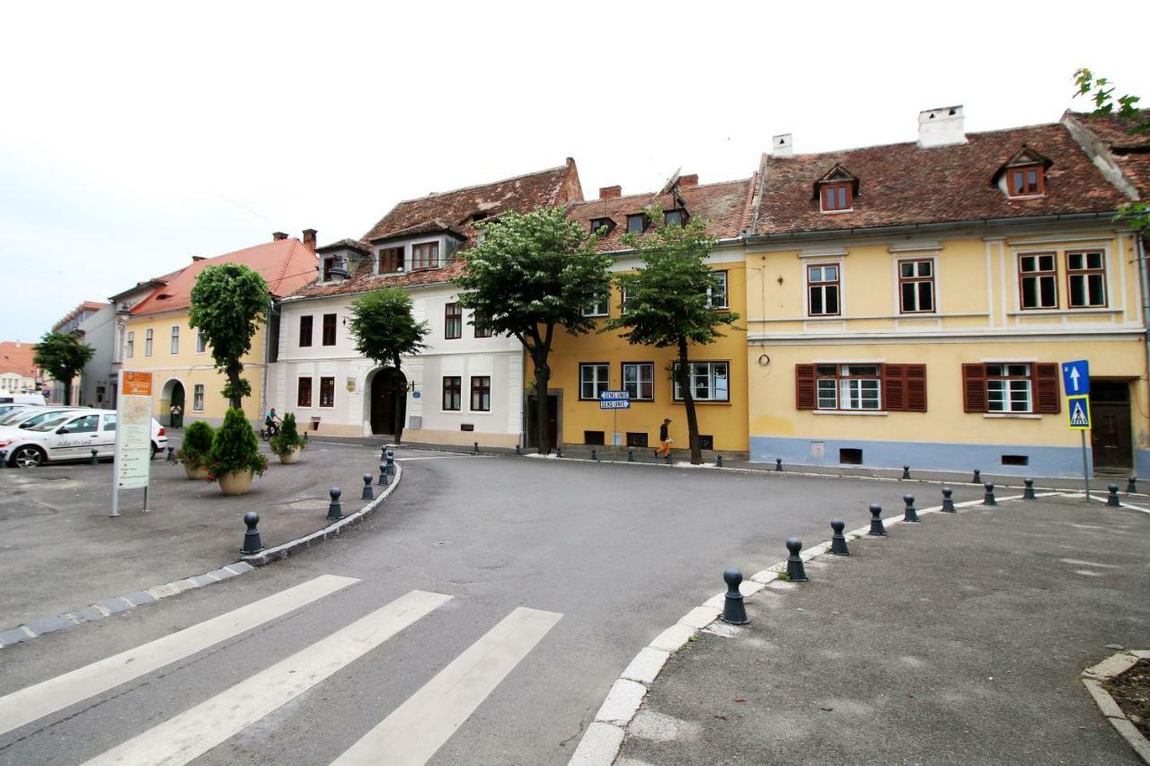 Anne'S House Apartment Sibiu Bagian luar foto